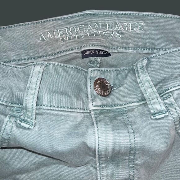 American Eagle MIDI Stretch Green Twill Shorts Size 12 - Picture 2 of 6